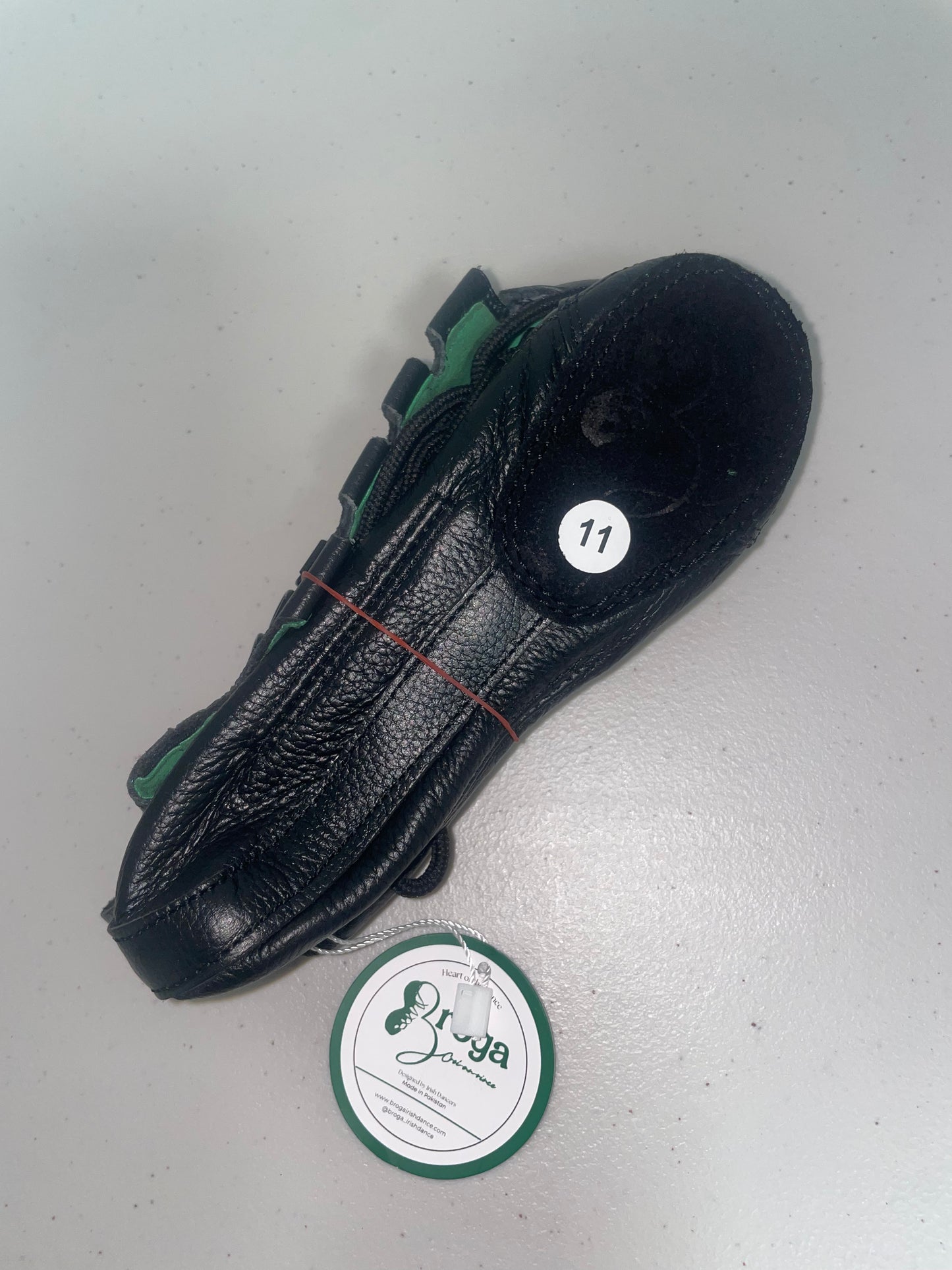 The Bróga Box (Bróga Shoes + White Laces + Toe Spacers)